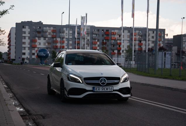 Mercedes-AMG A 45 W176 2015