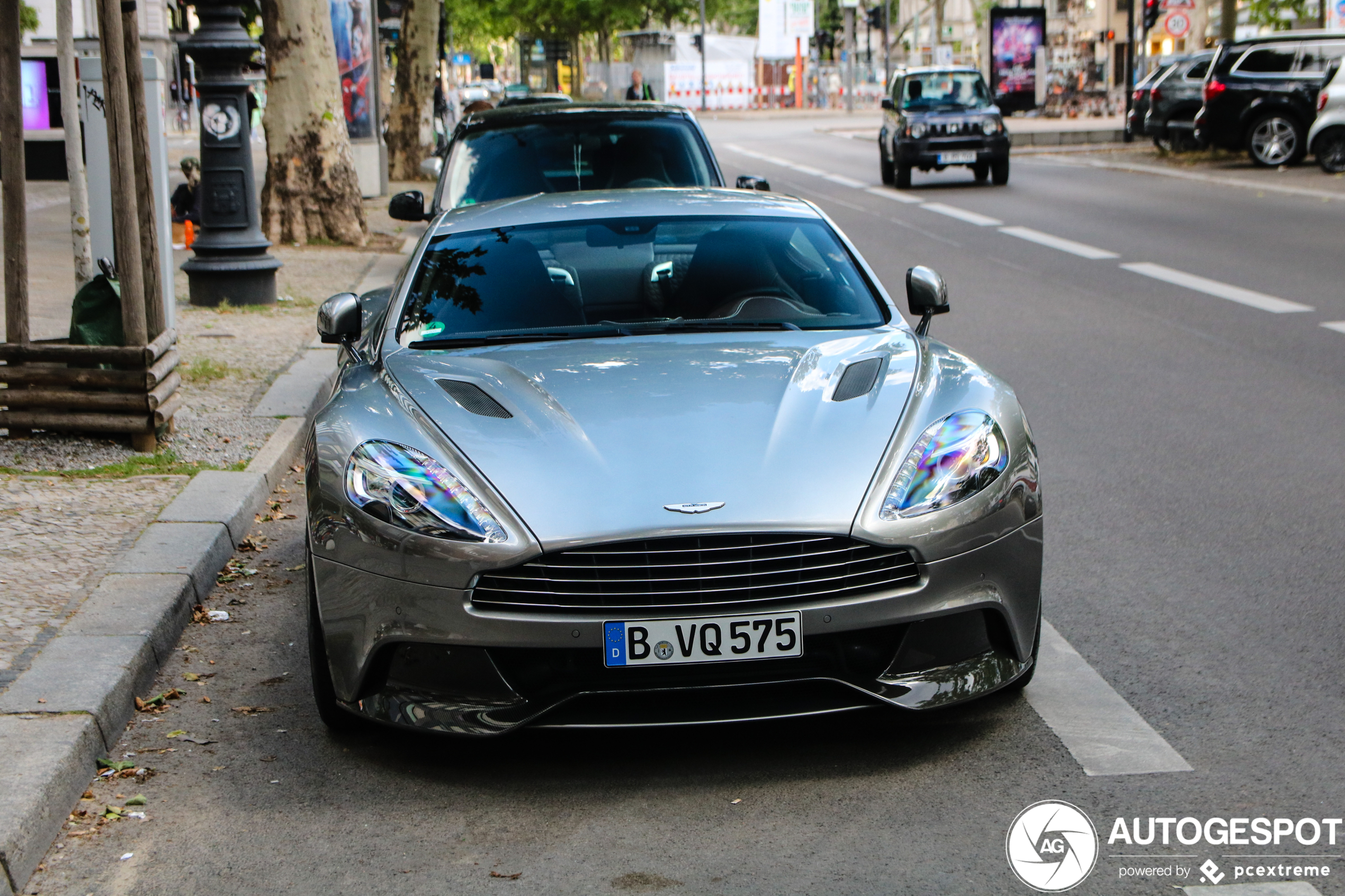 Aston Martin Vanquish 2013