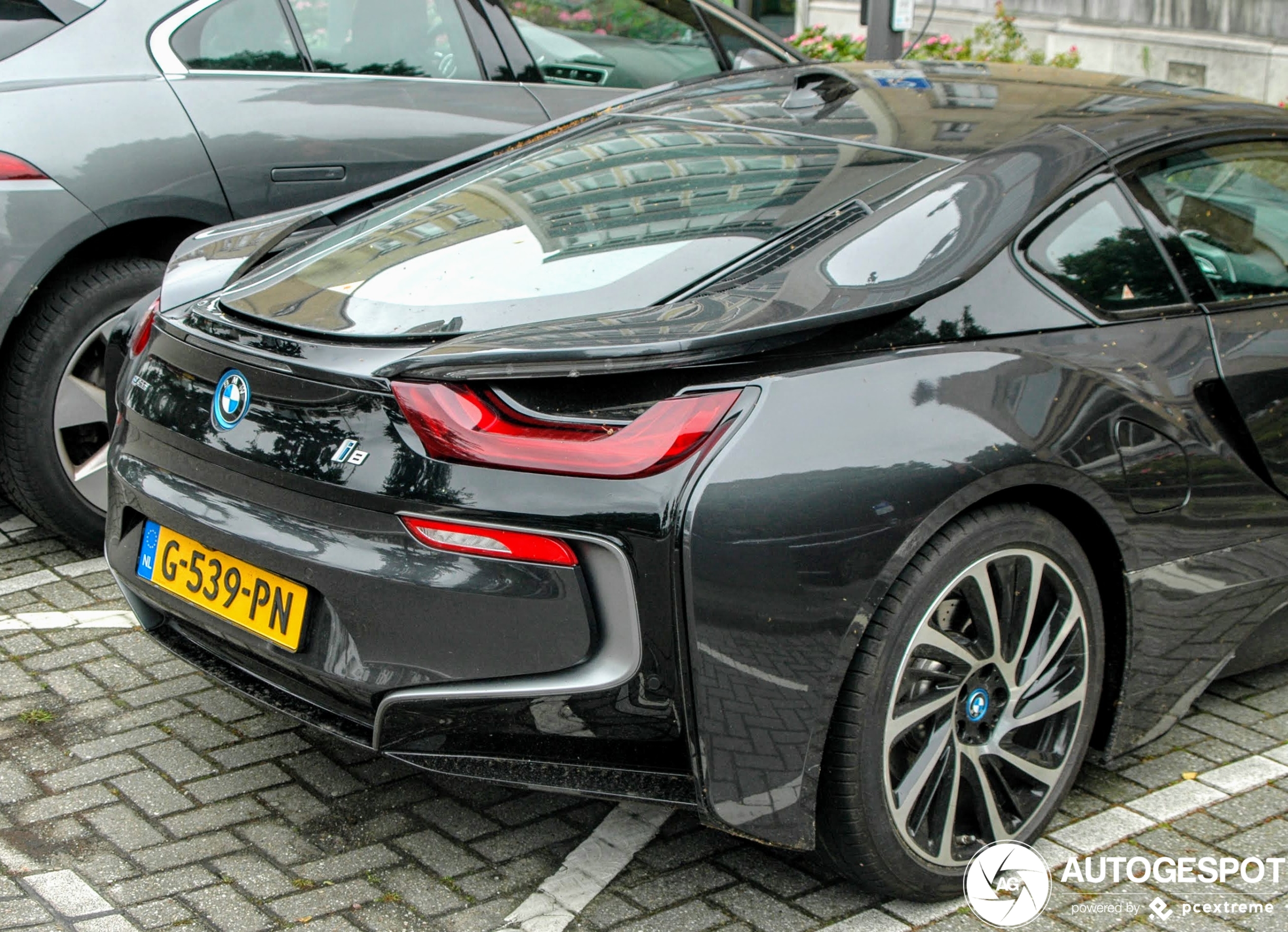 BMW i8