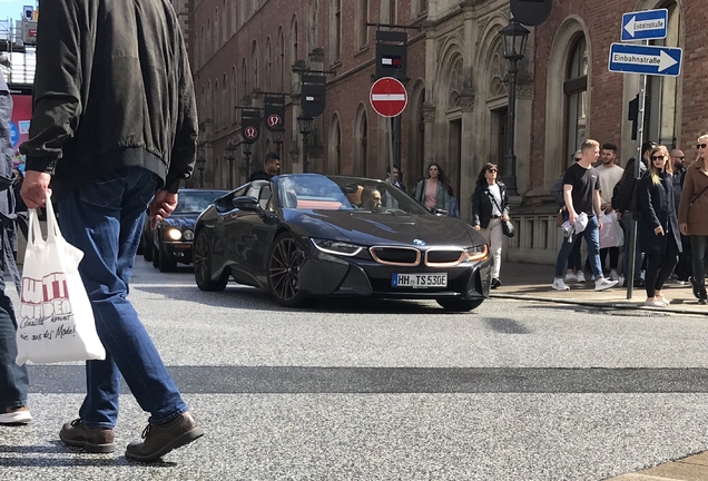 BMW i8 Roadster Ultimate Sophisto Edition