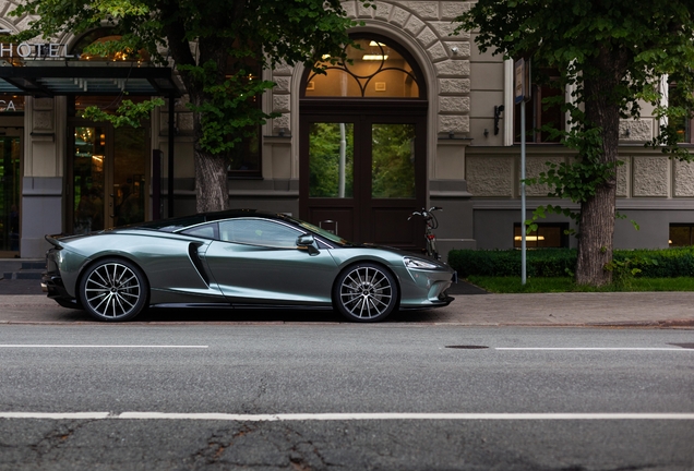 McLaren GT