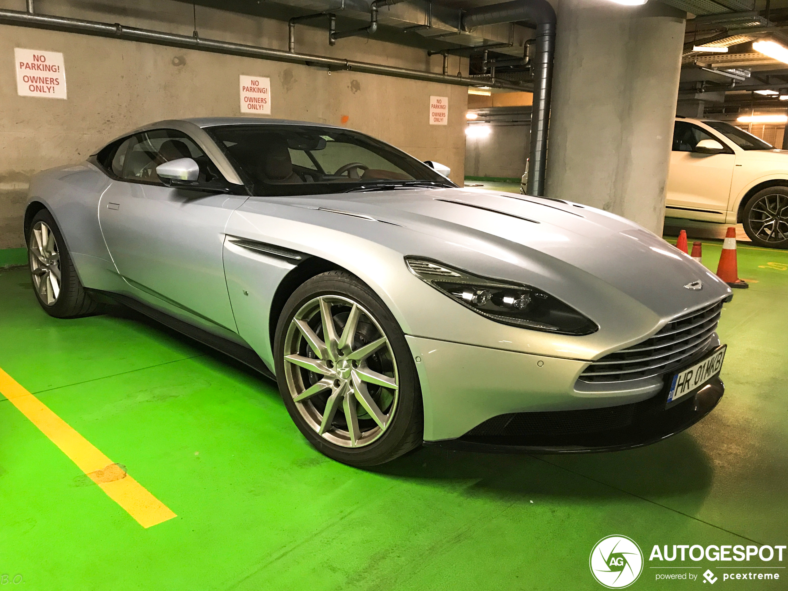 Aston Martin DB11