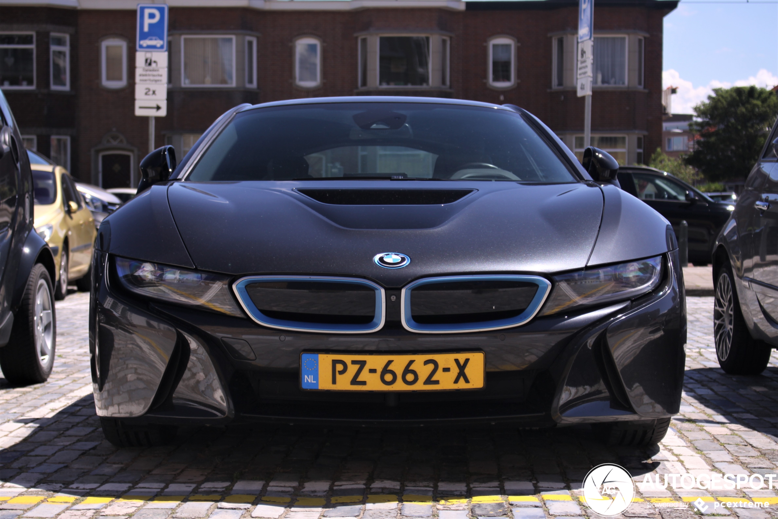 BMW i8