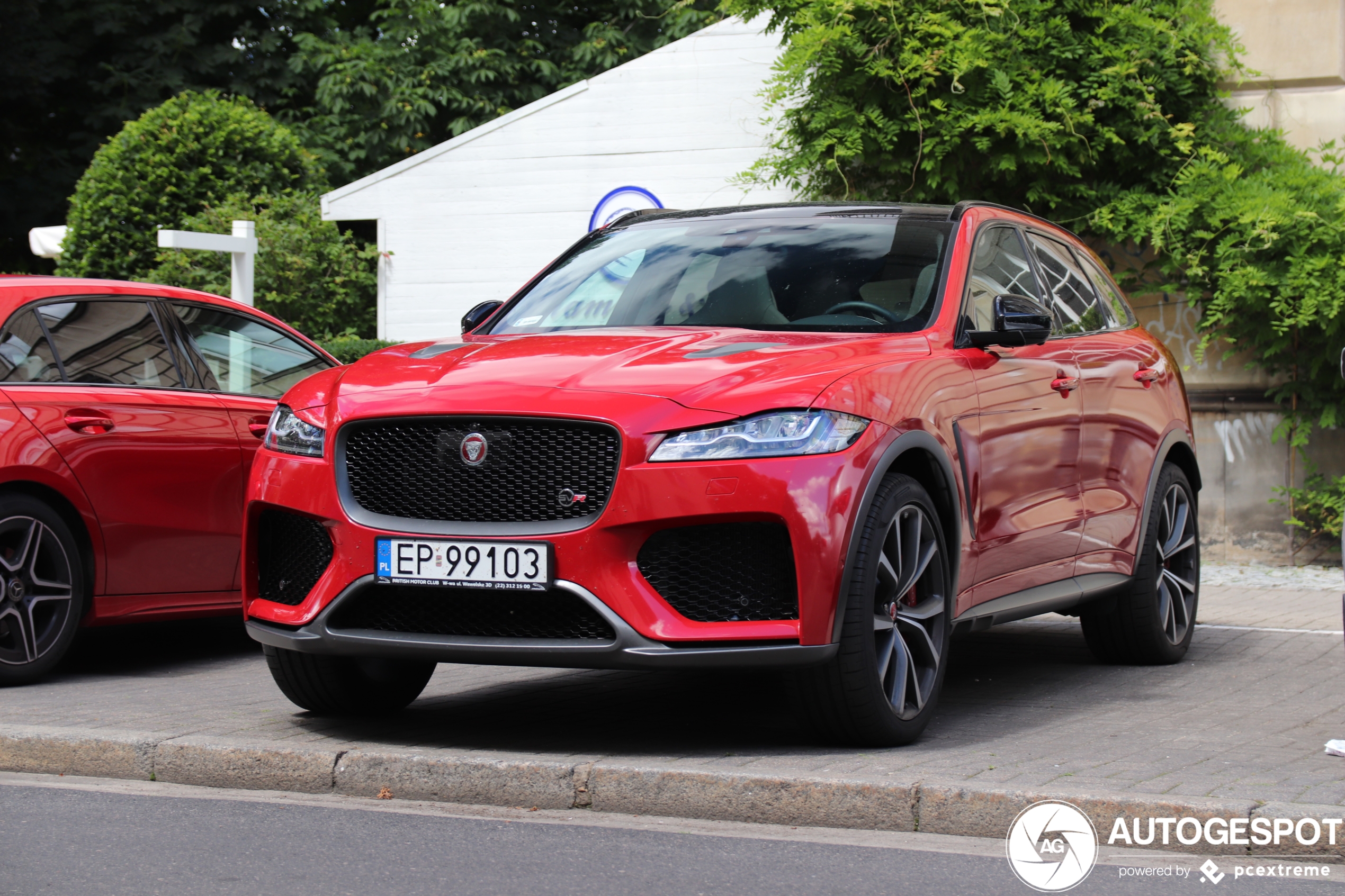 Jaguar F-PACE SVR