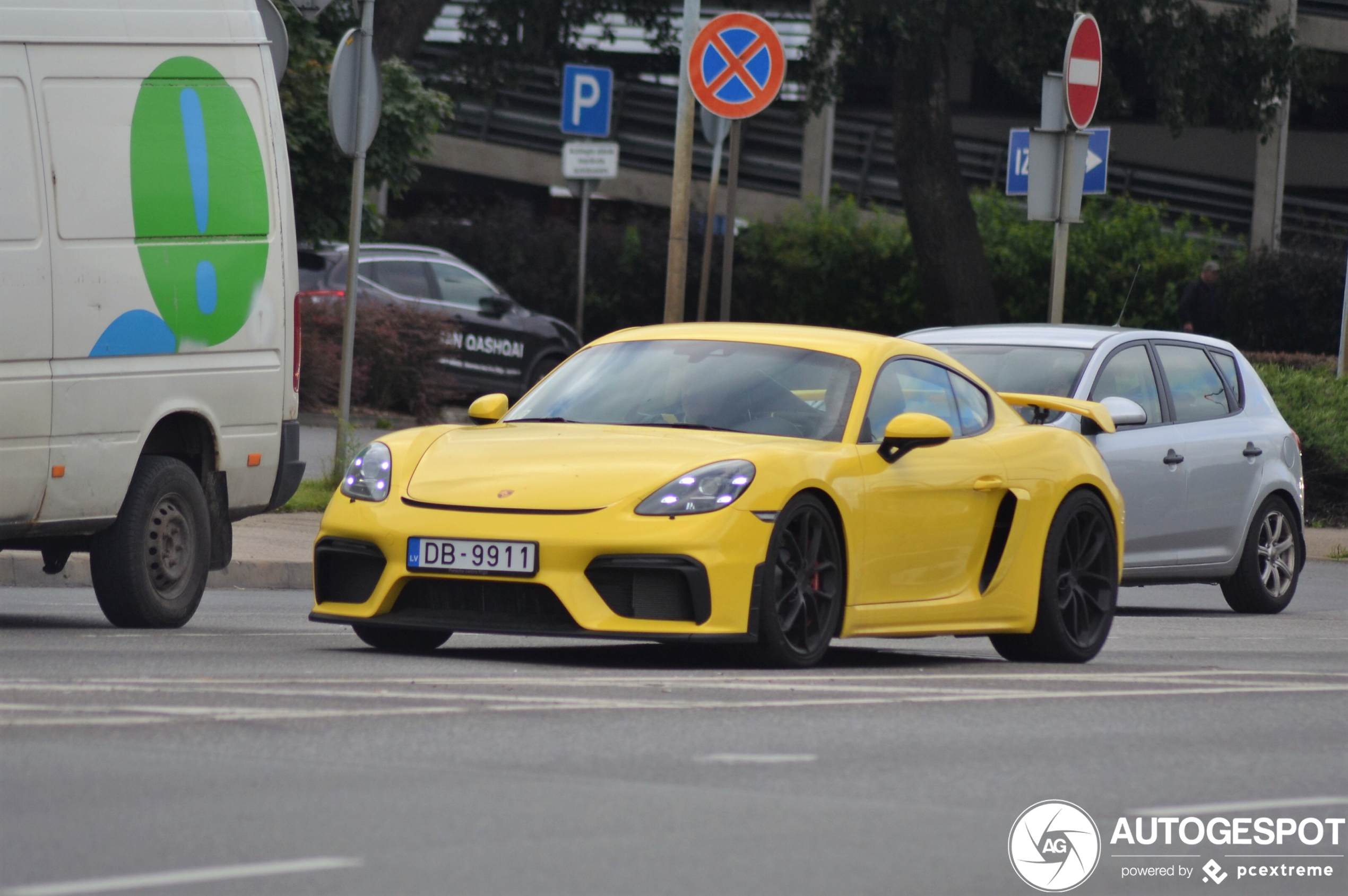 Porsche 718 Cayman GT4