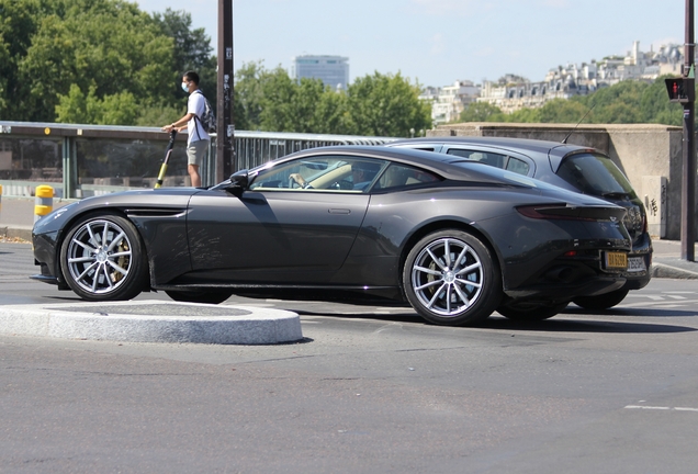 Aston Martin DB11 V8