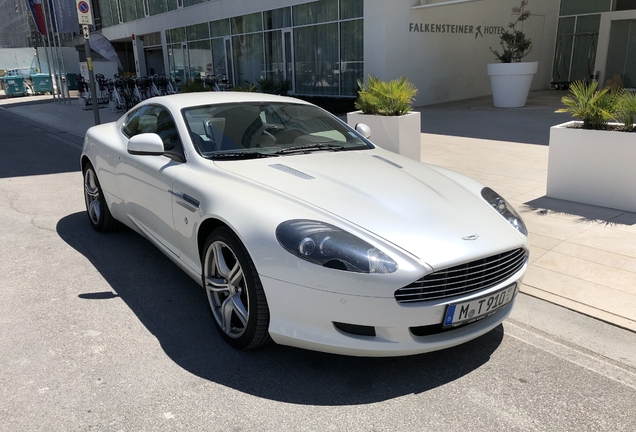 Aston Martin DB9