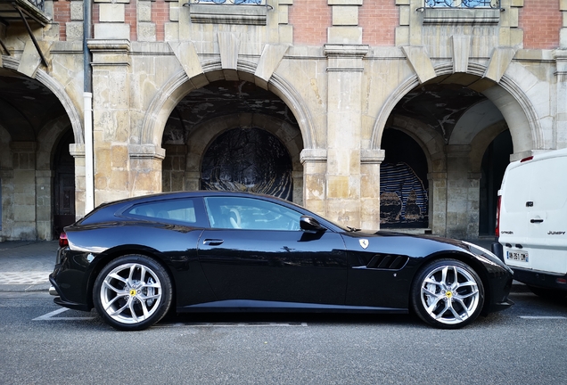 Ferrari GTC4Lusso T