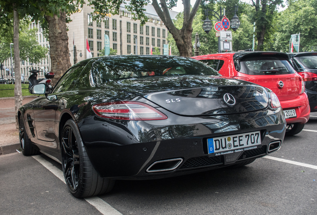 Mercedes-Benz SLS AMG