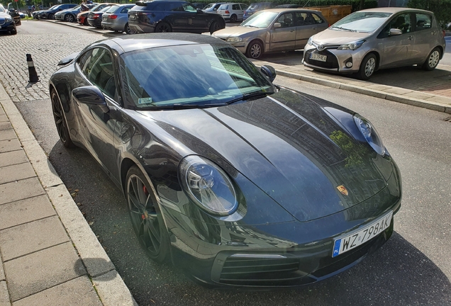 Porsche 992 Carrera 4S