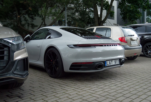 Porsche 992 Carrera 4S