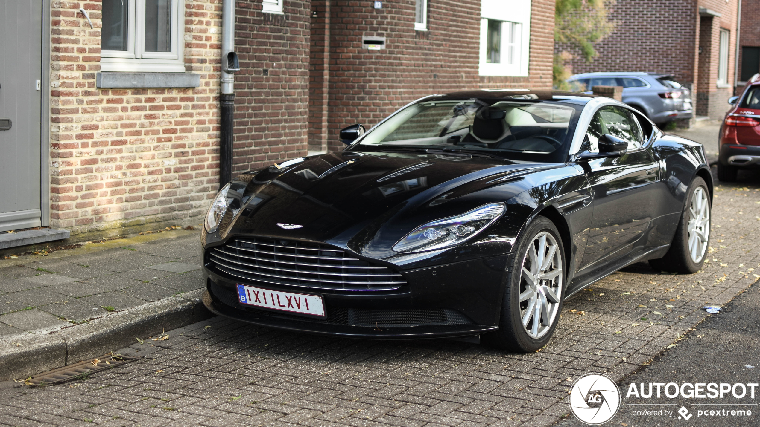 Aston Martin DB11