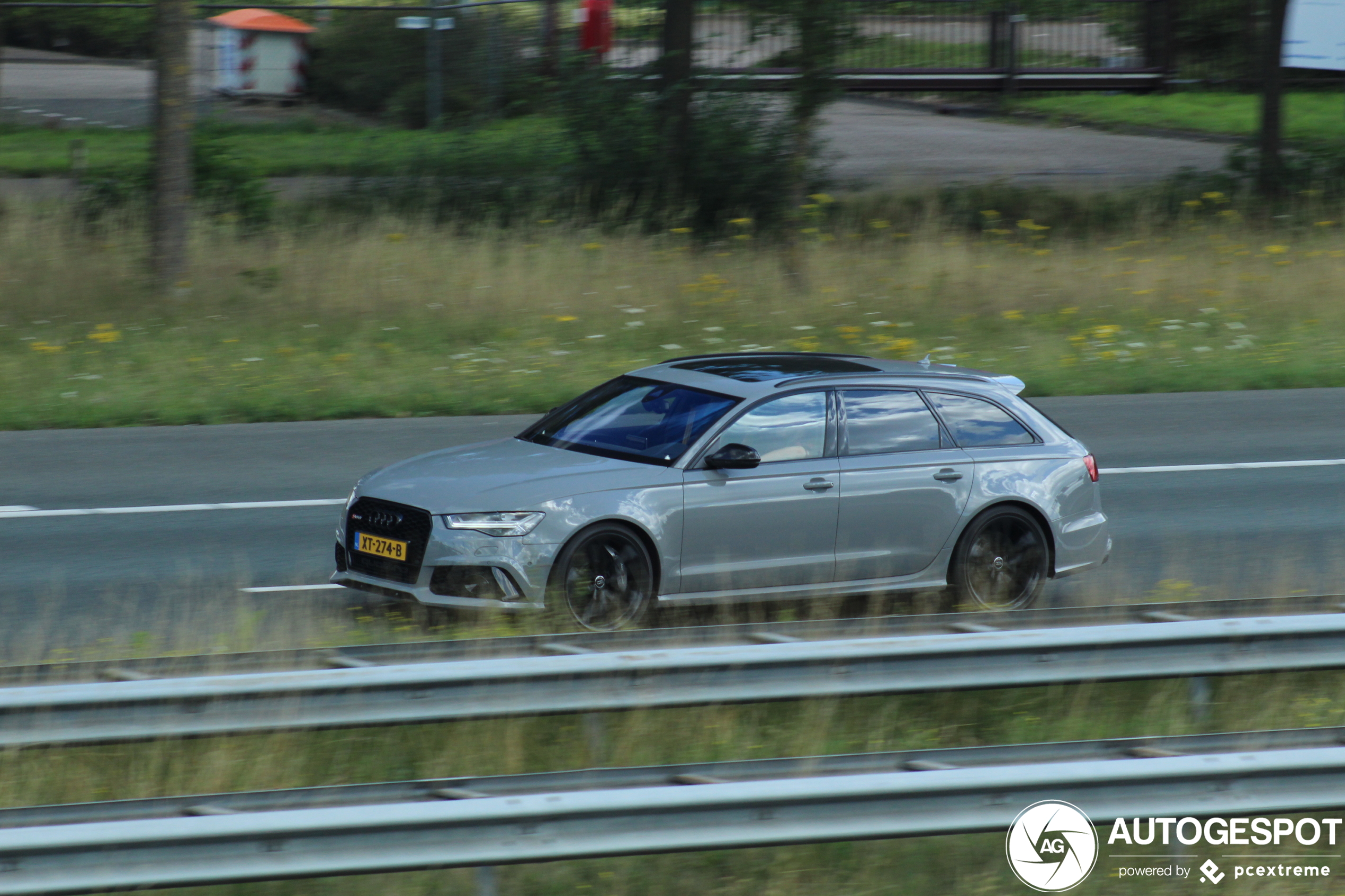 Audi RS6 Avant C7 2015