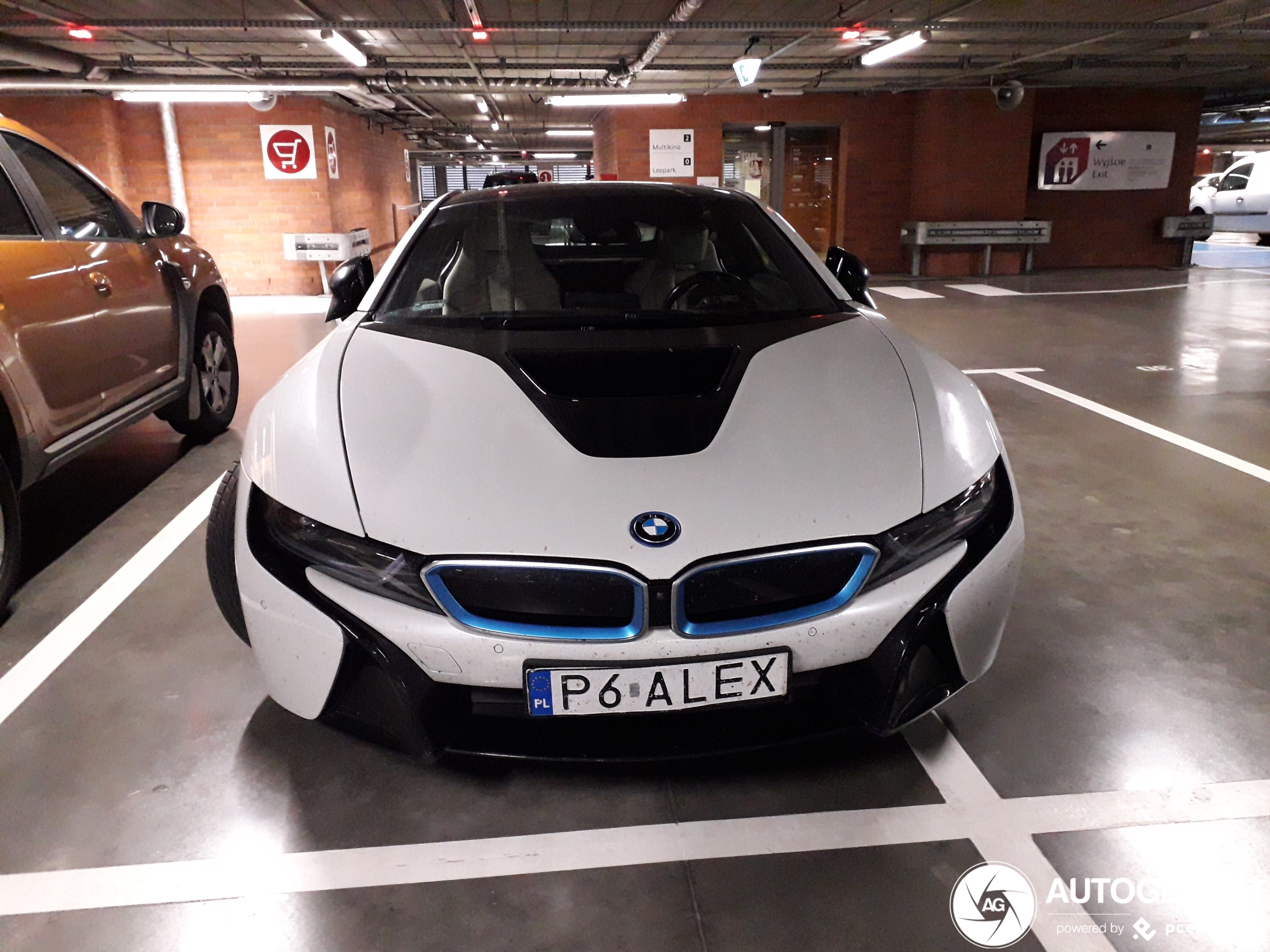 BMW i8