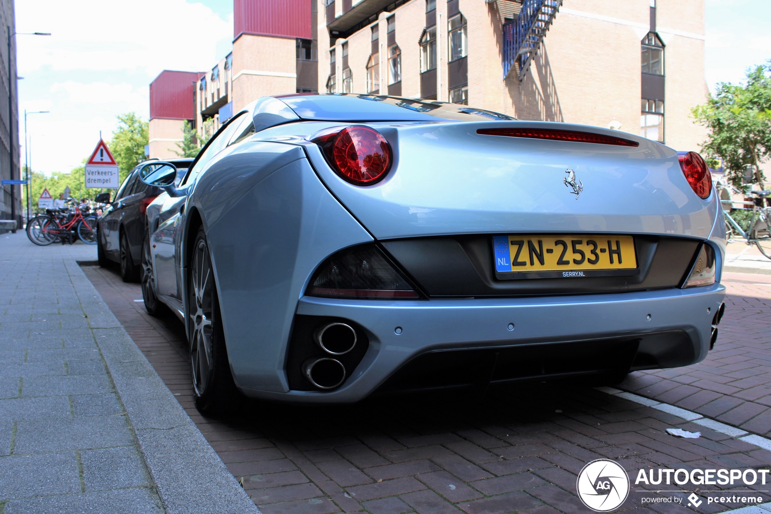 Ferrari California