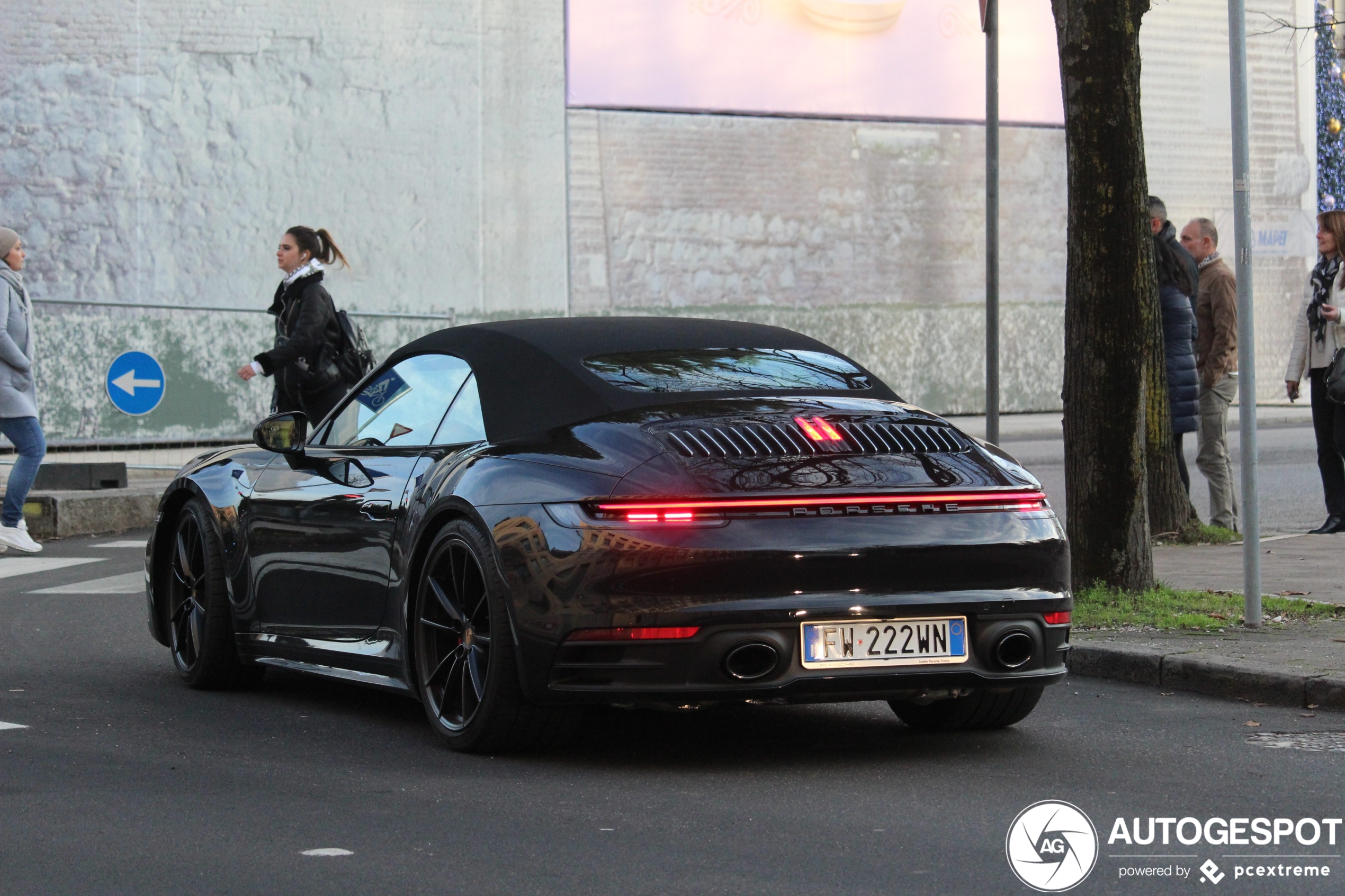 Porsche 992 Carrera 4S Cabriolet