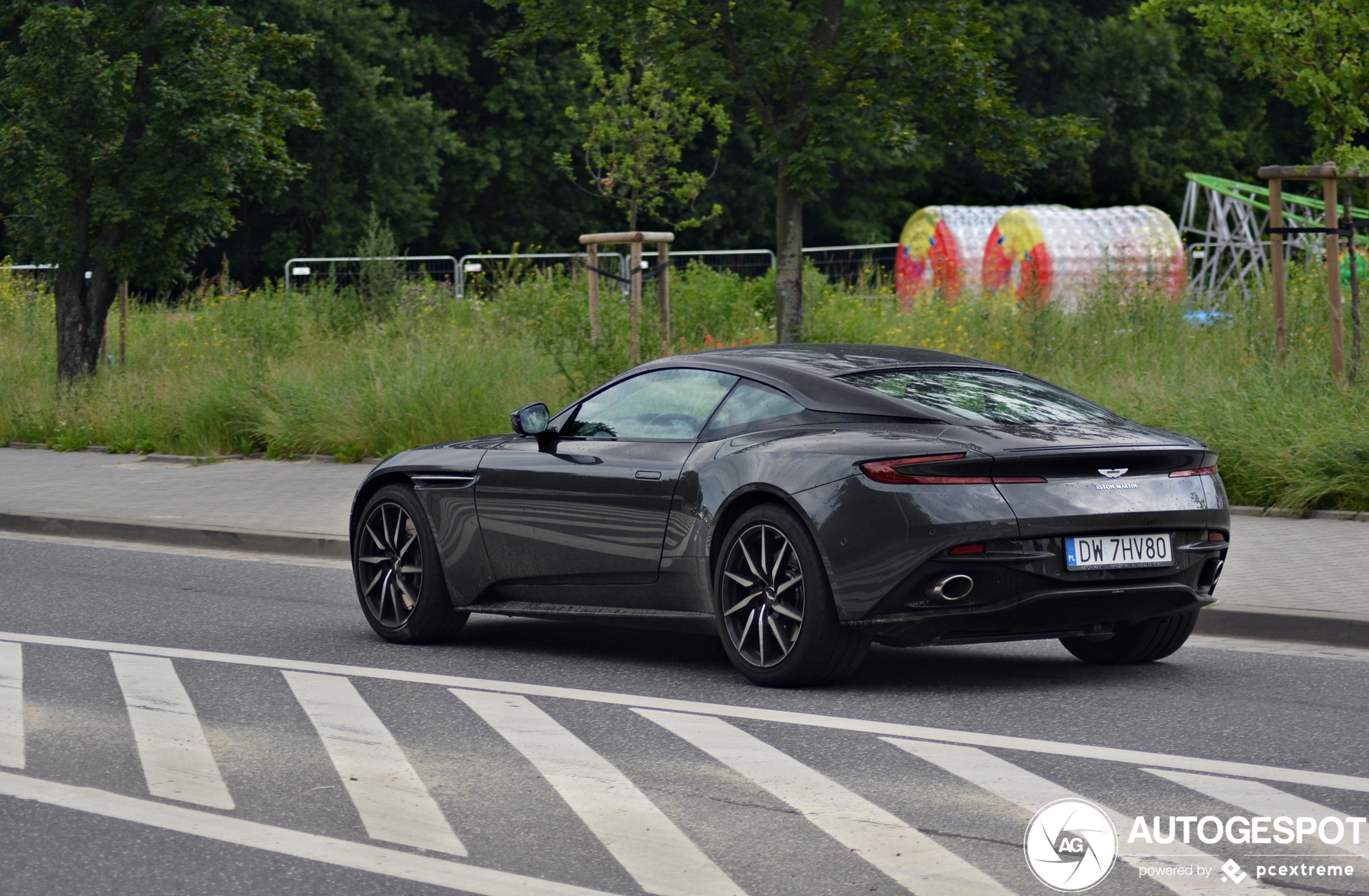 Aston Martin DB11 V8