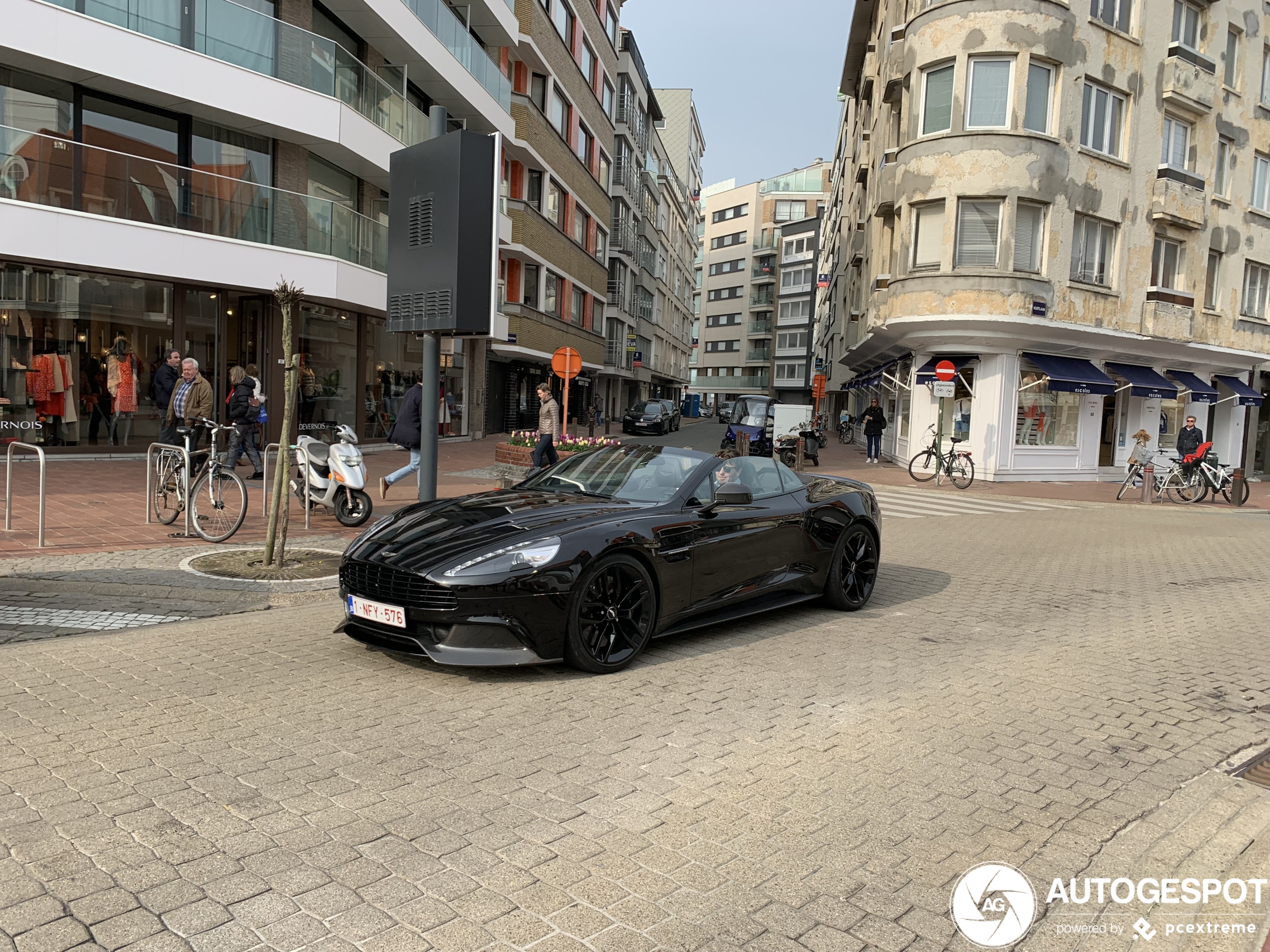 Aston Martin Vanquish Volante 2015 Carbon Black Edition