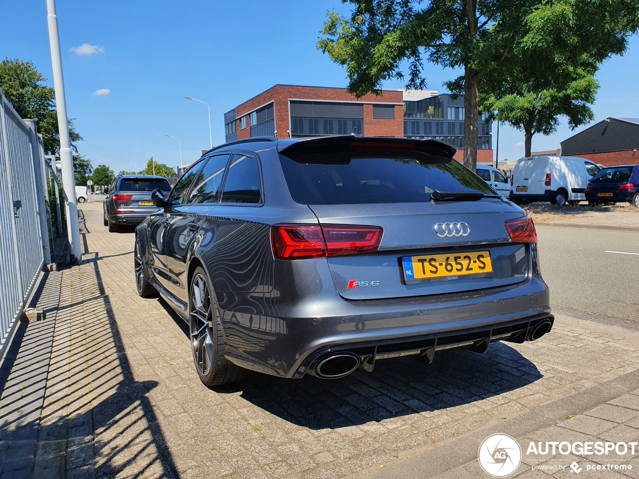 Audi RS6 Avant C7 2015