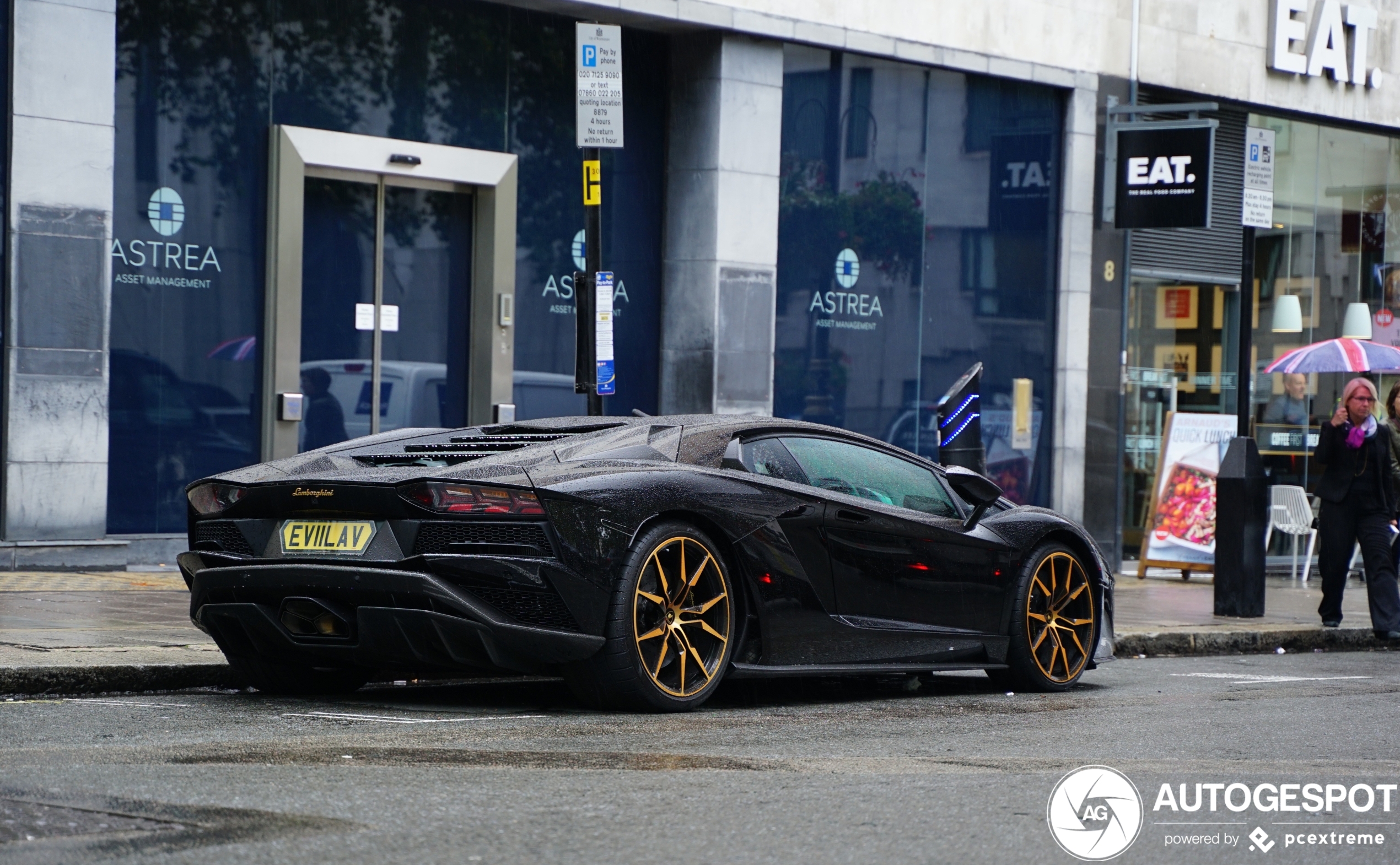 Lamborghini Aventador S LP740-4