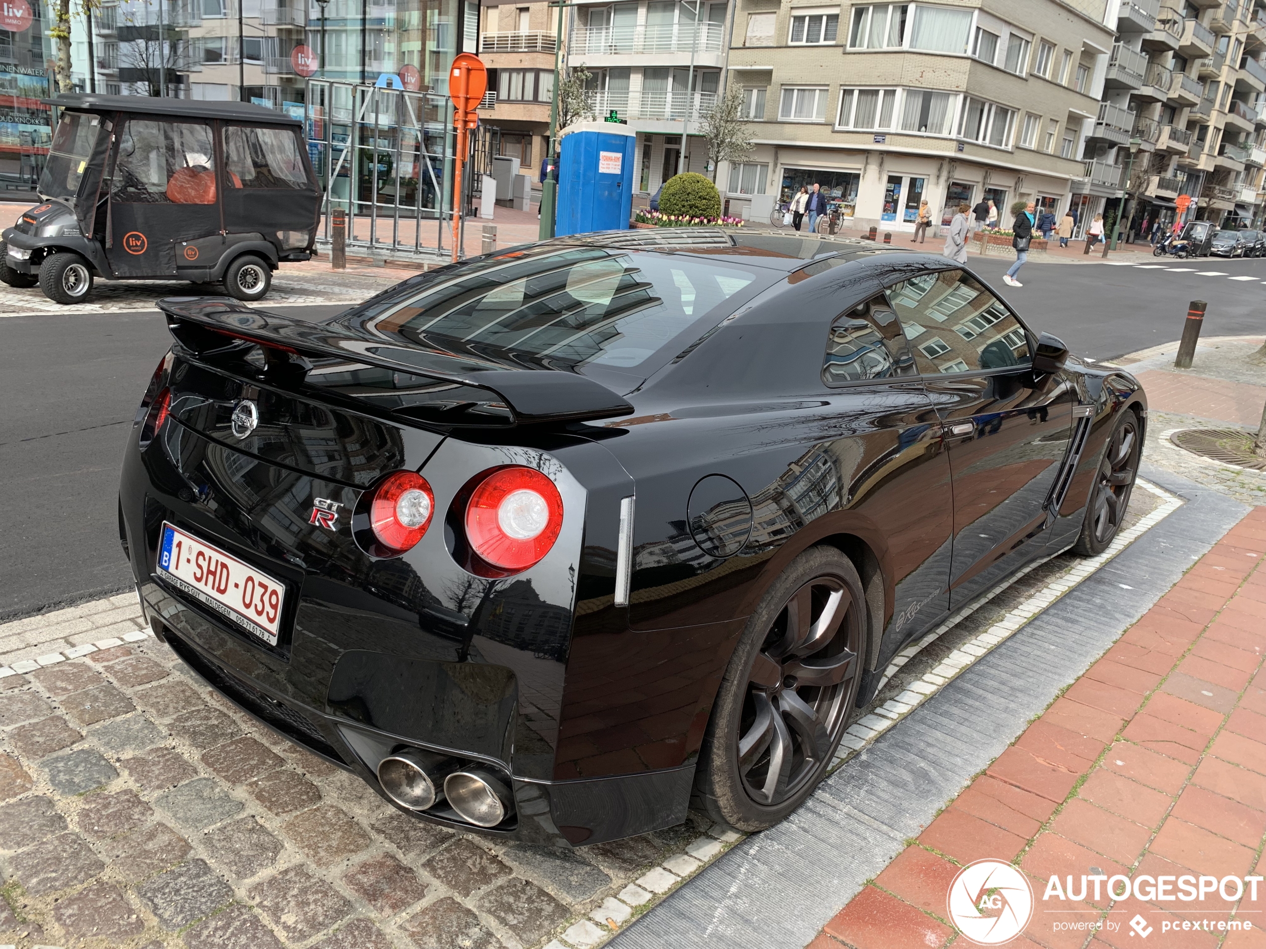 Nissan GT-R