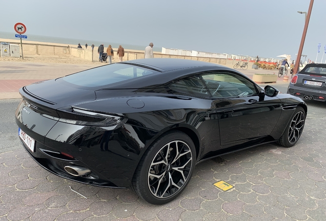 Aston Martin DB11 V8