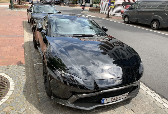 Aston Martin V8 Vantage 2018