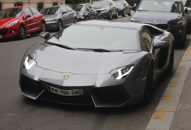 Lamborghini Aventador LP700-4