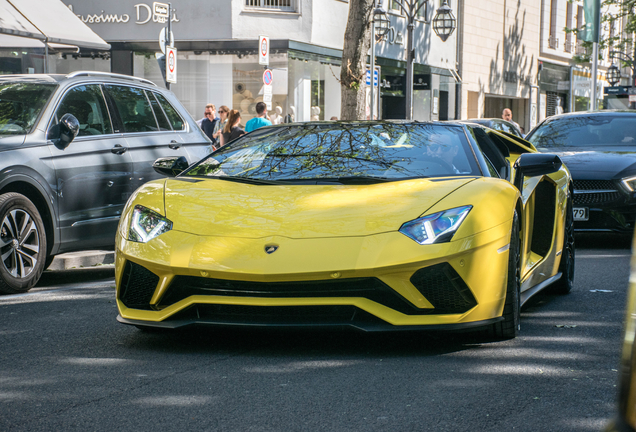 Lamborghini Aventador S LP740-4 Roadster