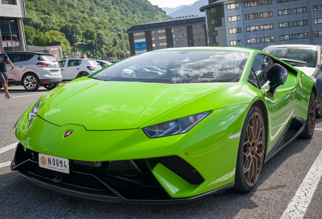 Lamborghini Huracán LP640-4 Performante