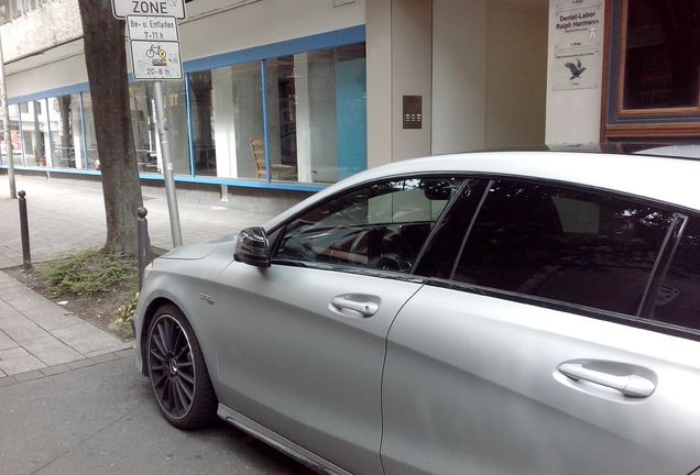 Mercedes-AMG CLA 45 Shooting Brake X117