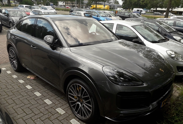 Porsche Cayenne Coupé Turbo S E-Hybrid