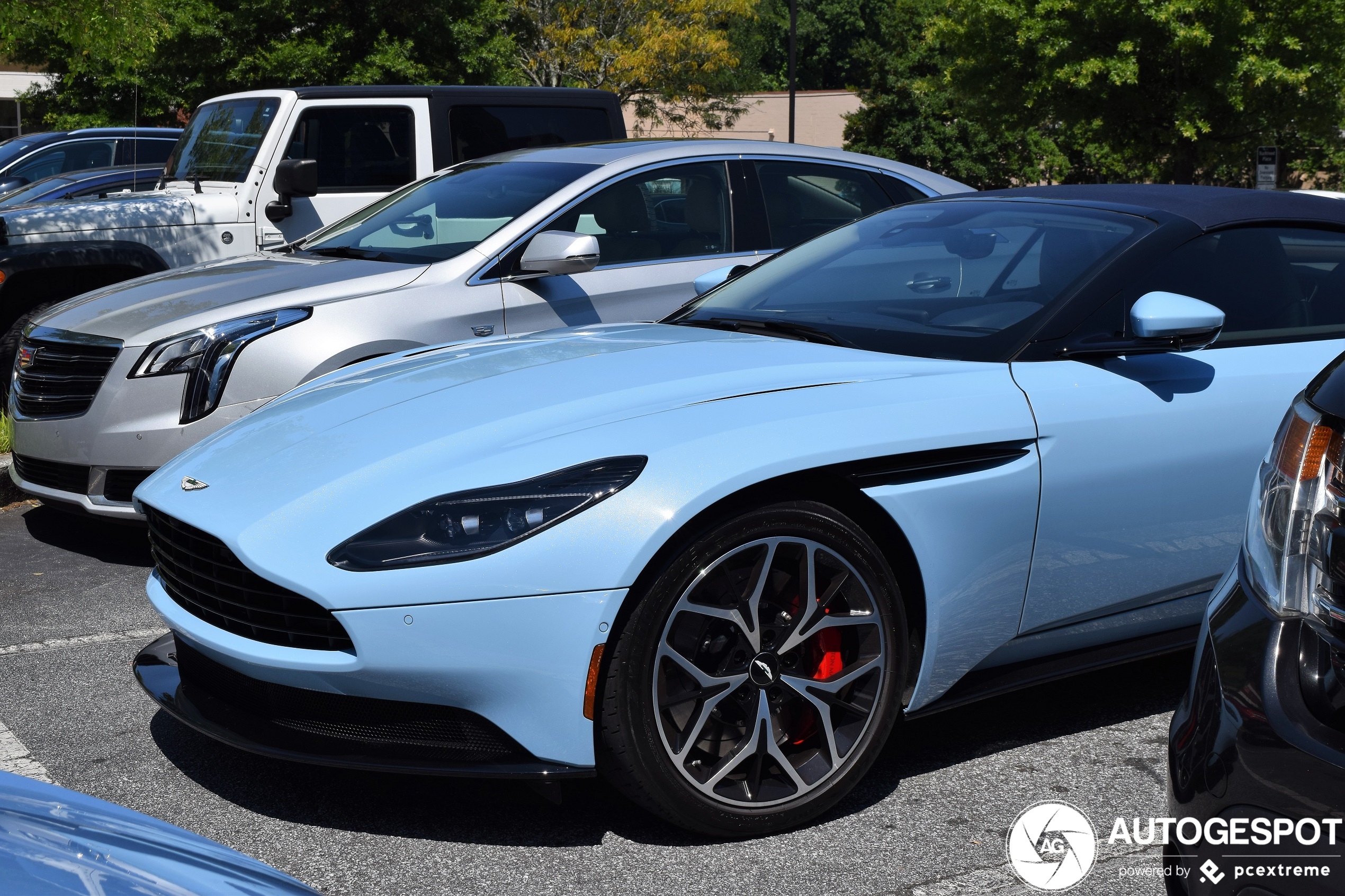 Aston Martin DB11 V8 Volante