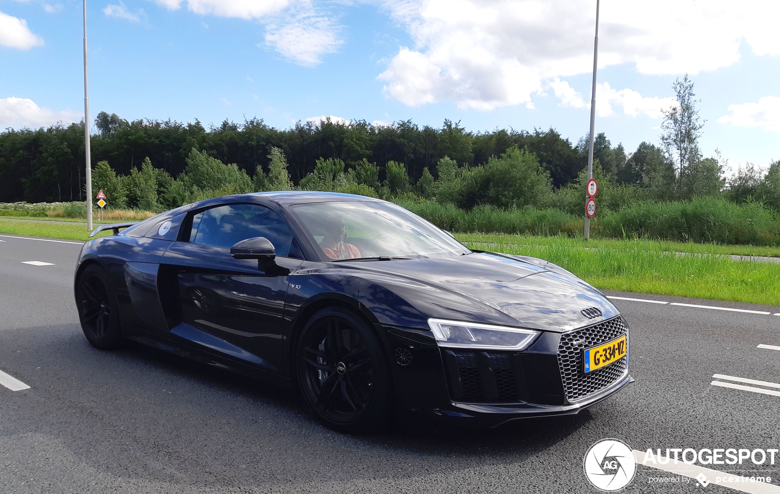 Audi R8 V10 Plus 2015