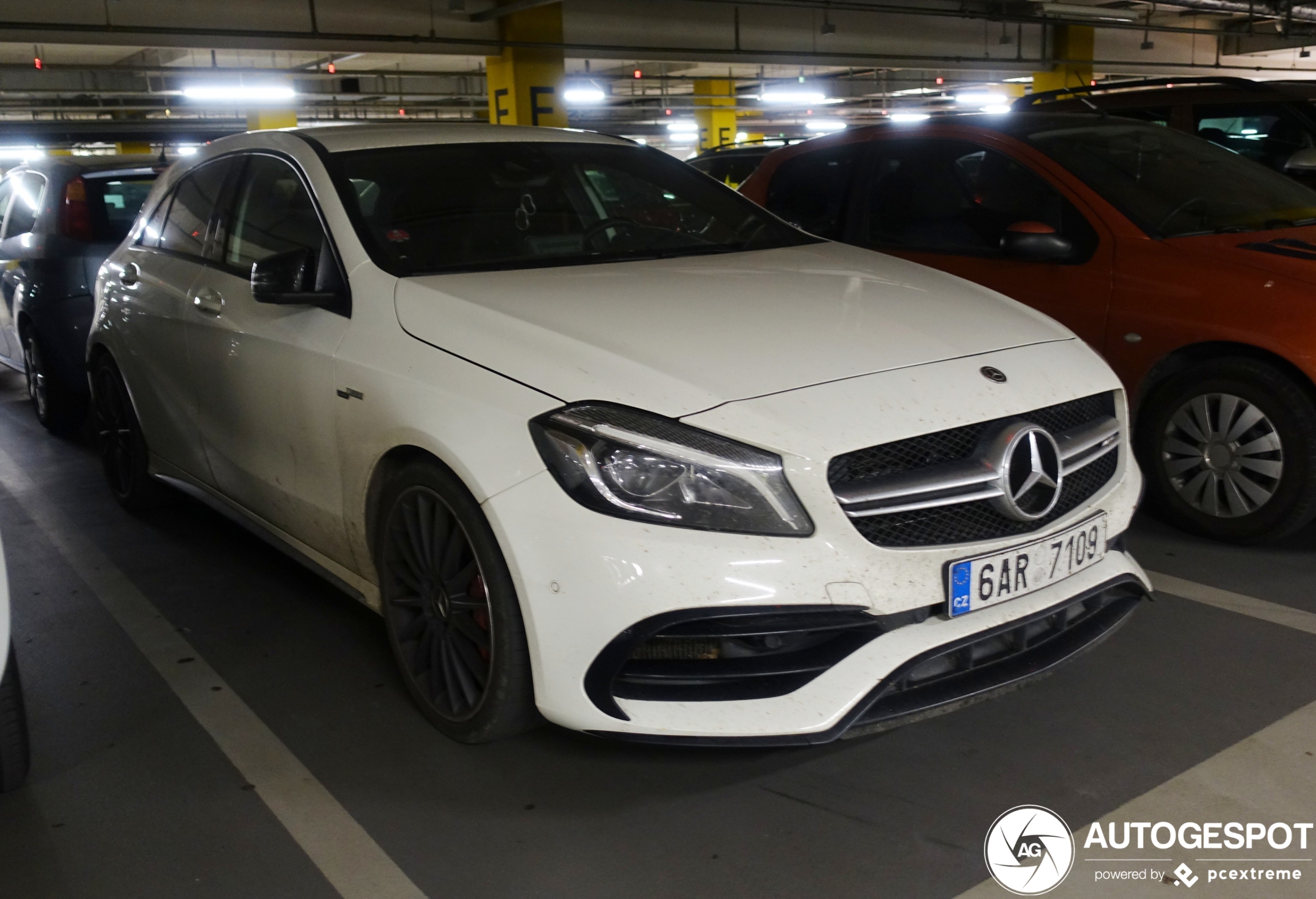 Mercedes-AMG A 45 W176 2015