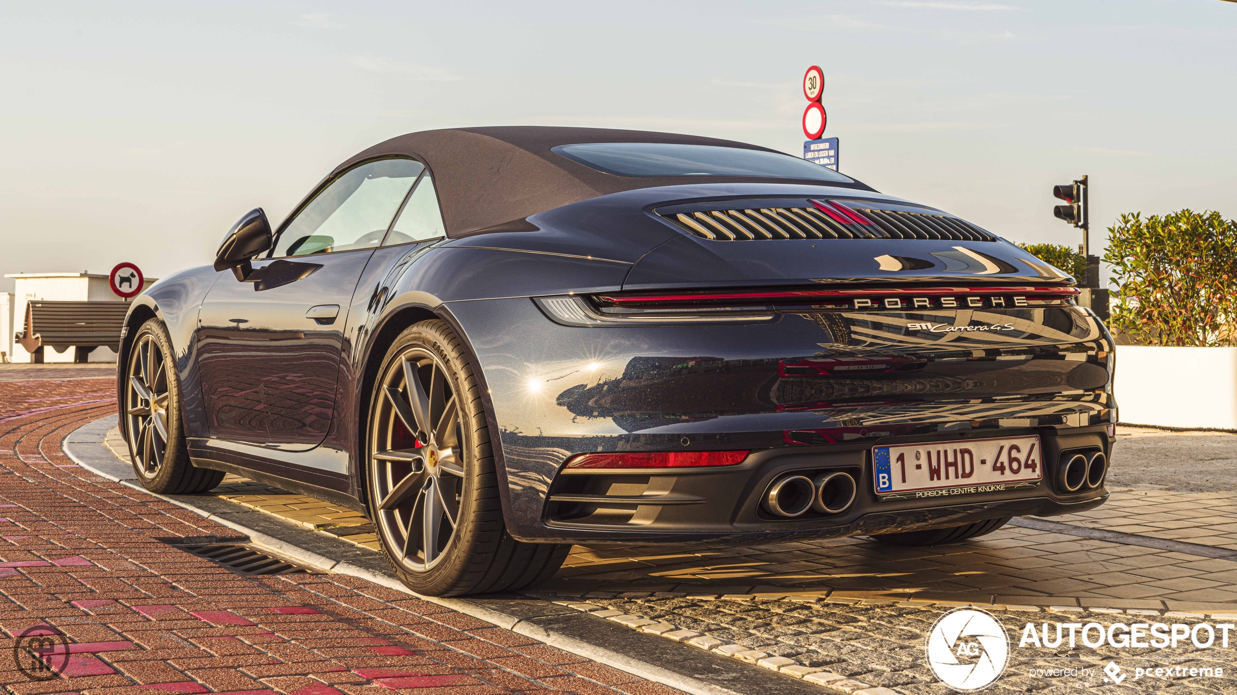 Porsche 992 Carrera 4S Cabriolet