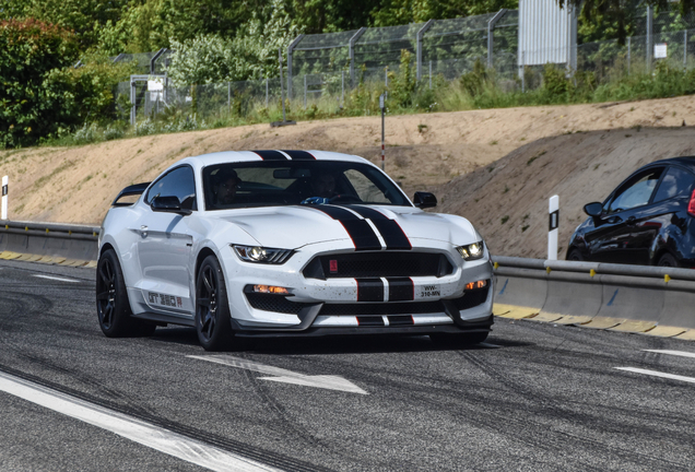 Ford Mustang Shelby GT350R 2015