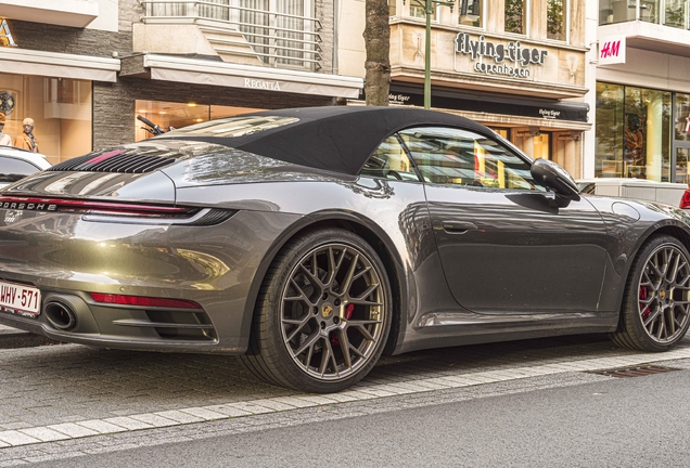 Porsche 992 Carrera 4S Cabriolet