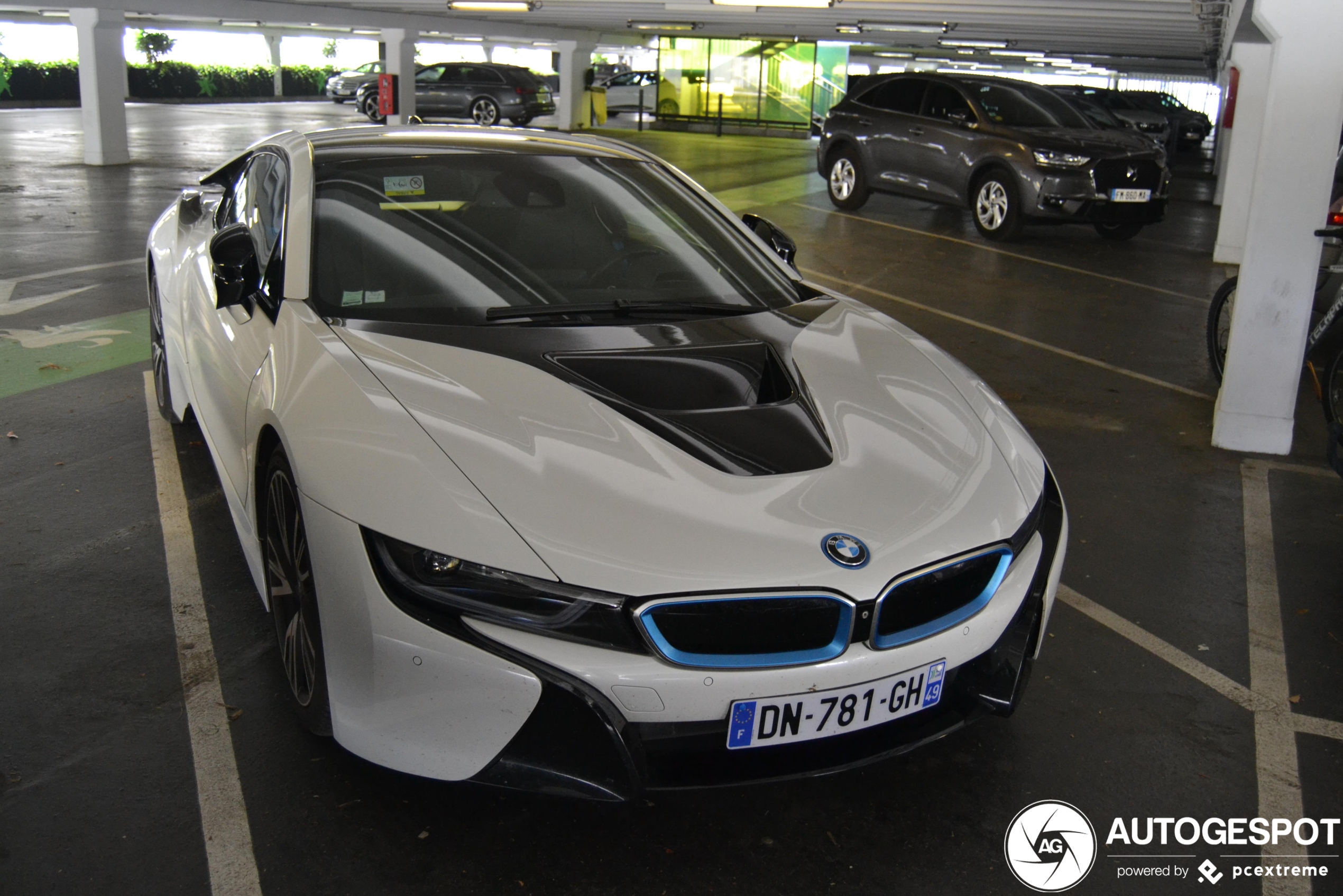 BMW i8