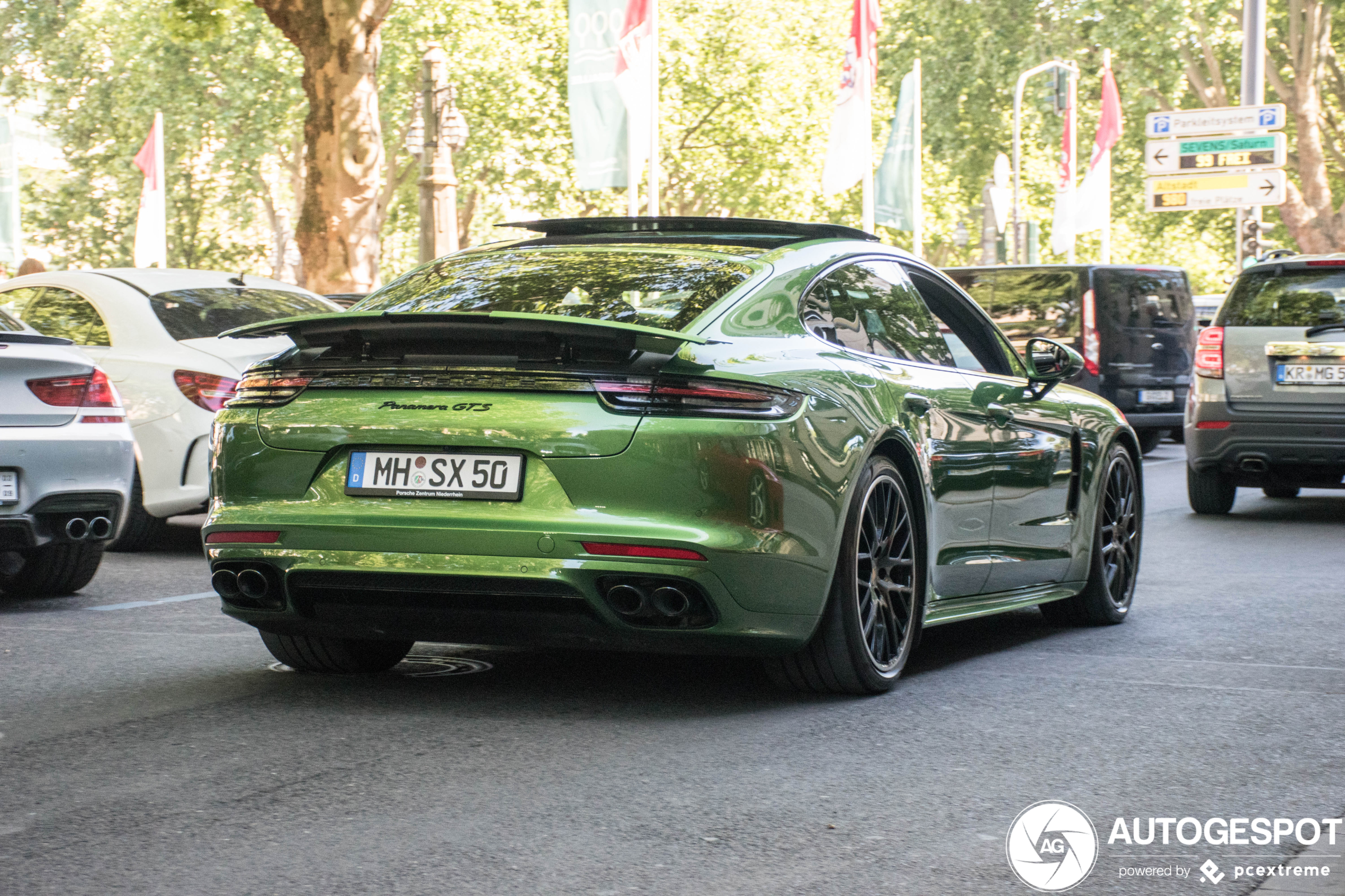 Porsche 971 Panamera GTS MkI