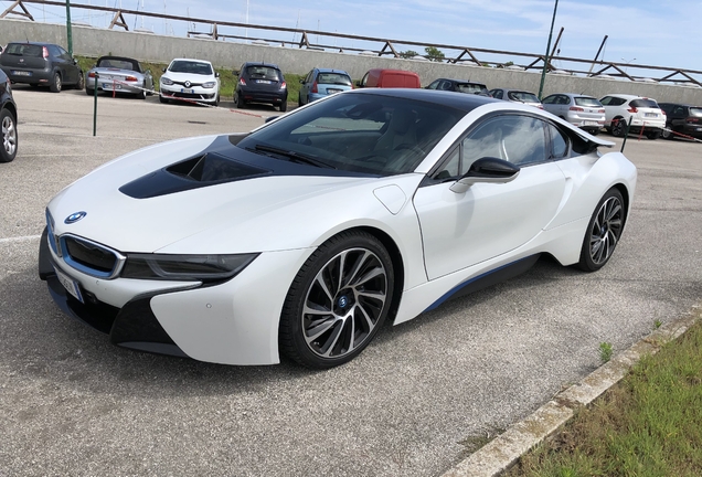 BMW i8