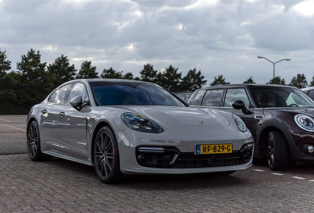 Porsche 971 Panamera Turbo