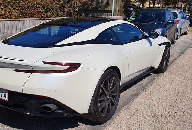 Aston Martin DB11