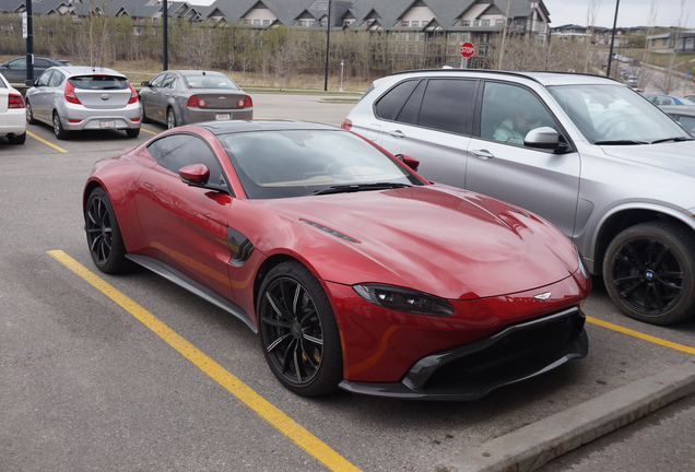 Aston Martin V8 Vantage 2018