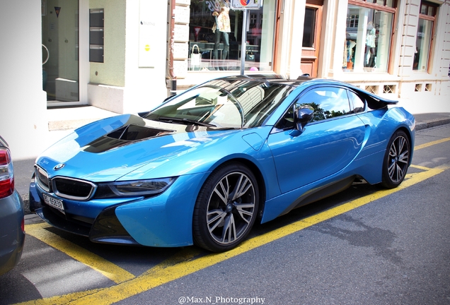 BMW i8