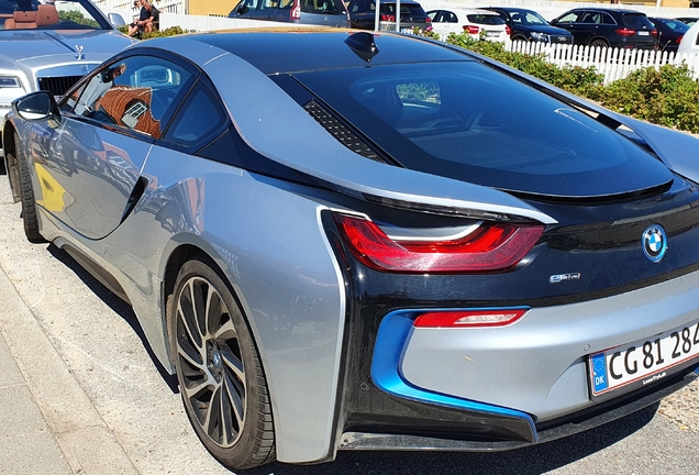 BMW i8