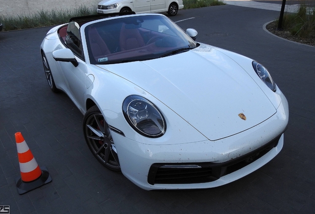 Porsche 992 Carrera 4S Cabriolet