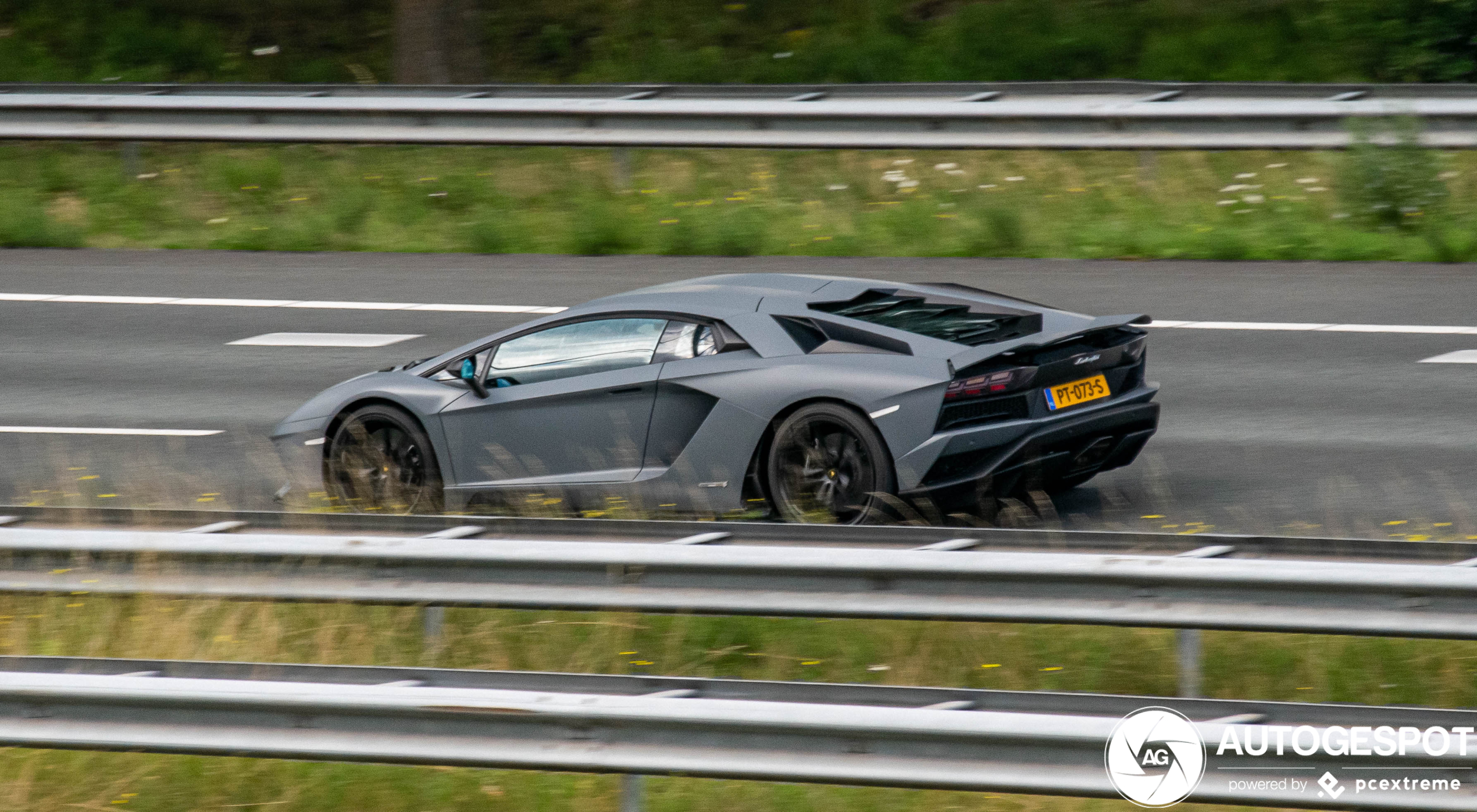 Lamborghini Aventador S LP740-4