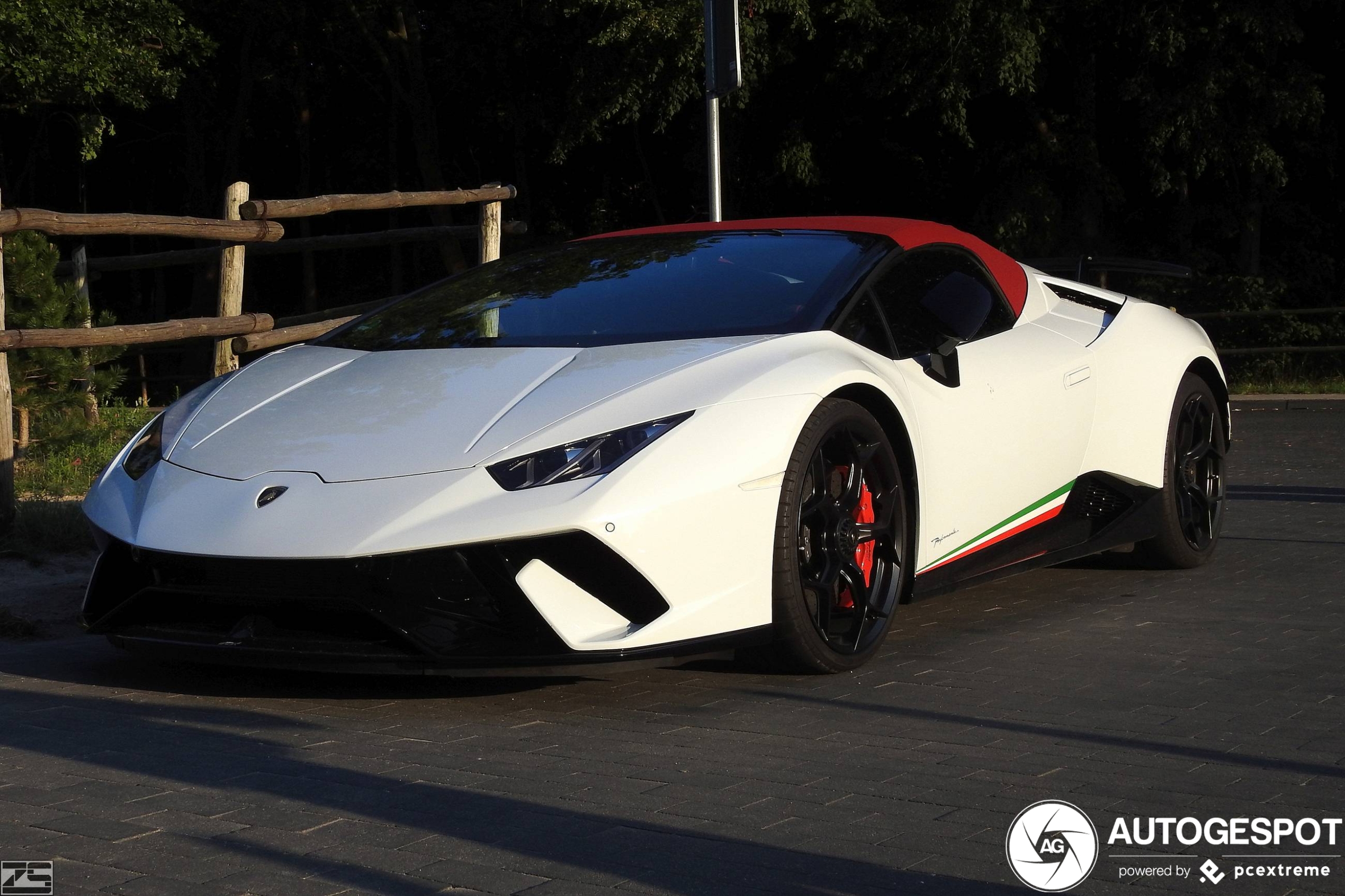 Lamborghini Huracán LP640-4 Performante Spyder