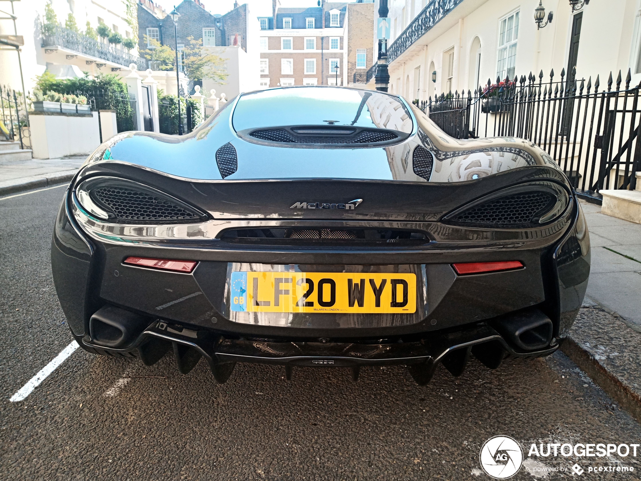 McLaren 570GT